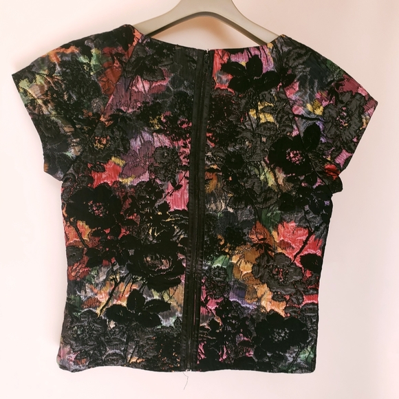 Alice + Olivia Floral Embroidered Short Sleeve Top - Picture 3 of 14